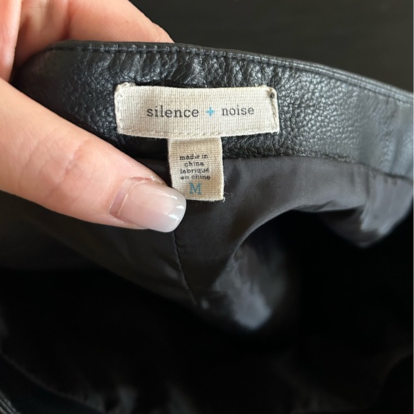 Black mini leather skirt - Picture 3 of 3